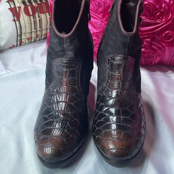 LEONARDO shoes, Women's ankle boot with medium‎ heel in anaconda skin, size 9 US - Picture 4 of 11